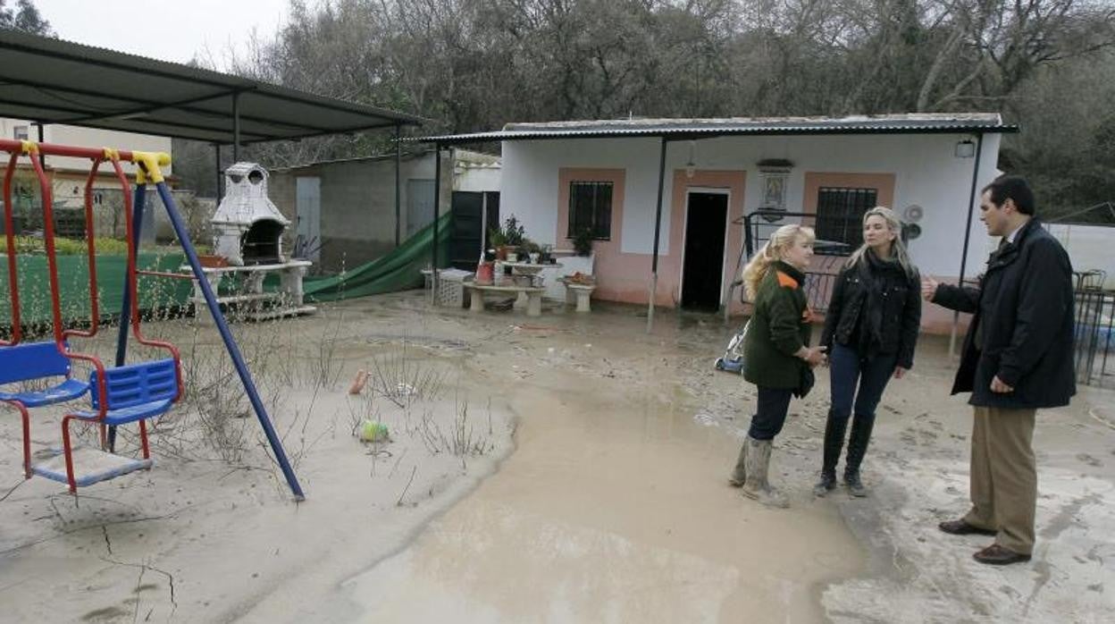 Imagen de archivo de una vivienda inundada en el Pilar de la Vega en 2010