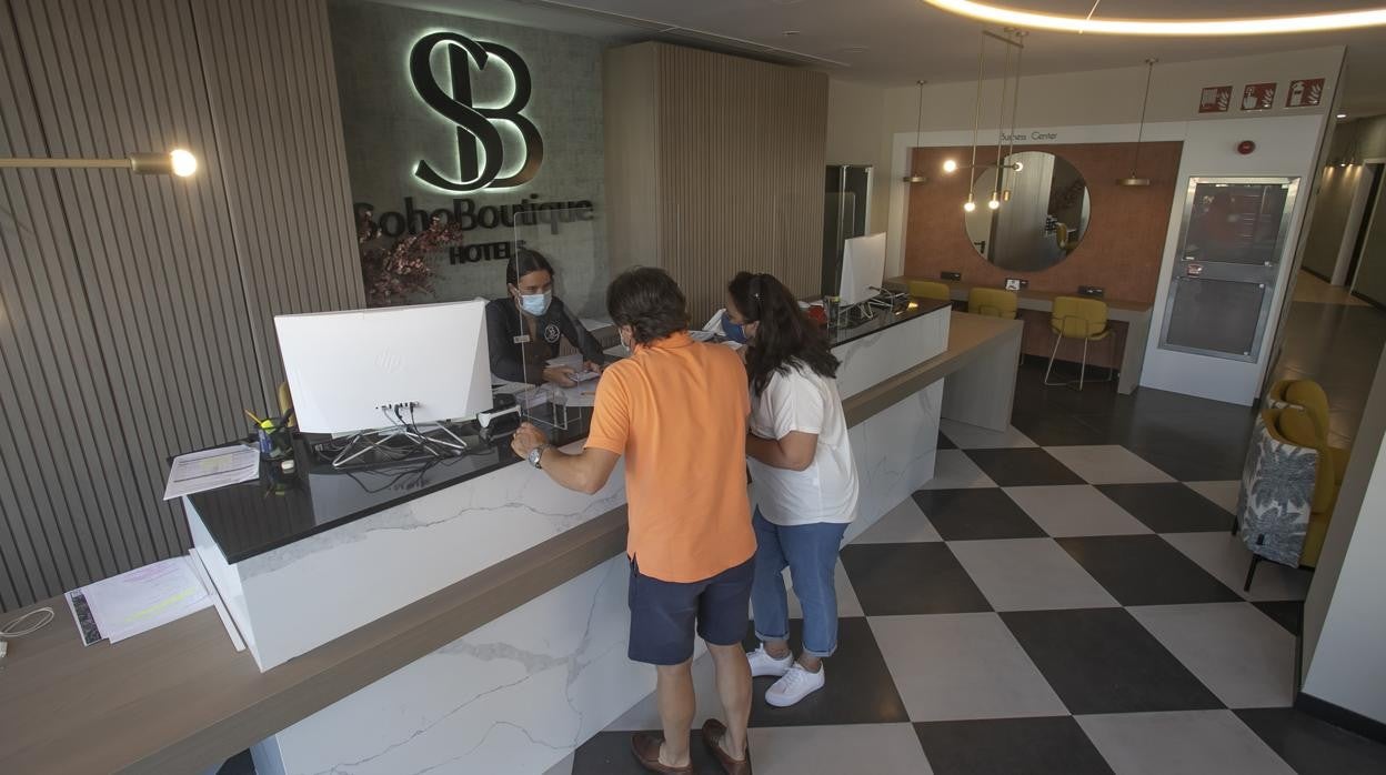 Clientes del nuevo hotel de la avenida de América