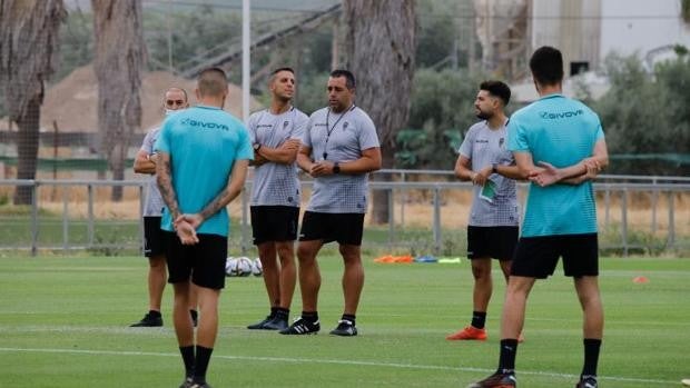 Germán Crespo, entrenador del Córdoba CF: «Tenemos bajas pero no voy a tocar el sistema»