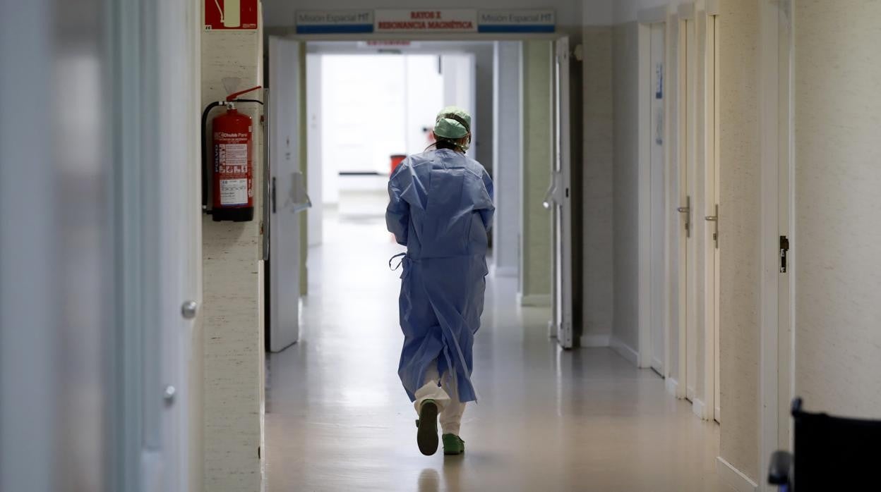 Un sanitario en un hospital cordobés