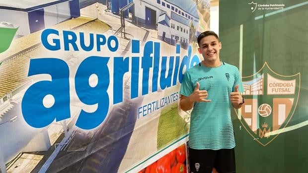 Fútbol sala | Álex Viana, del Córdoba Patrimonio: «Soy un jugador completo, con buen regate y buen chut»