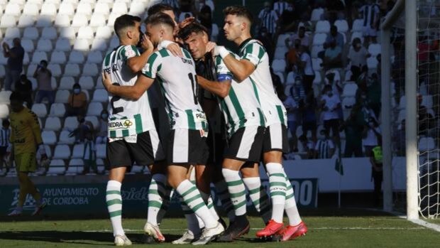 El Córdoba CF abre brecha con sus rivales en la pelea por el ascenso a Primera RFEF