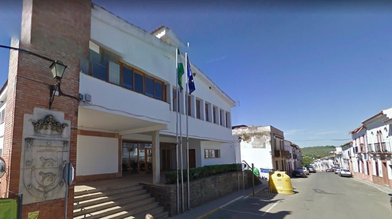 El Ayuntamiento de Adamuz, en una imagen de Google Street View