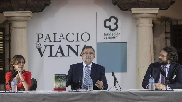 José Cavlo Poyato presenta: «Si Elcano fuese francés o inglés, todo serían miramientos y honores»