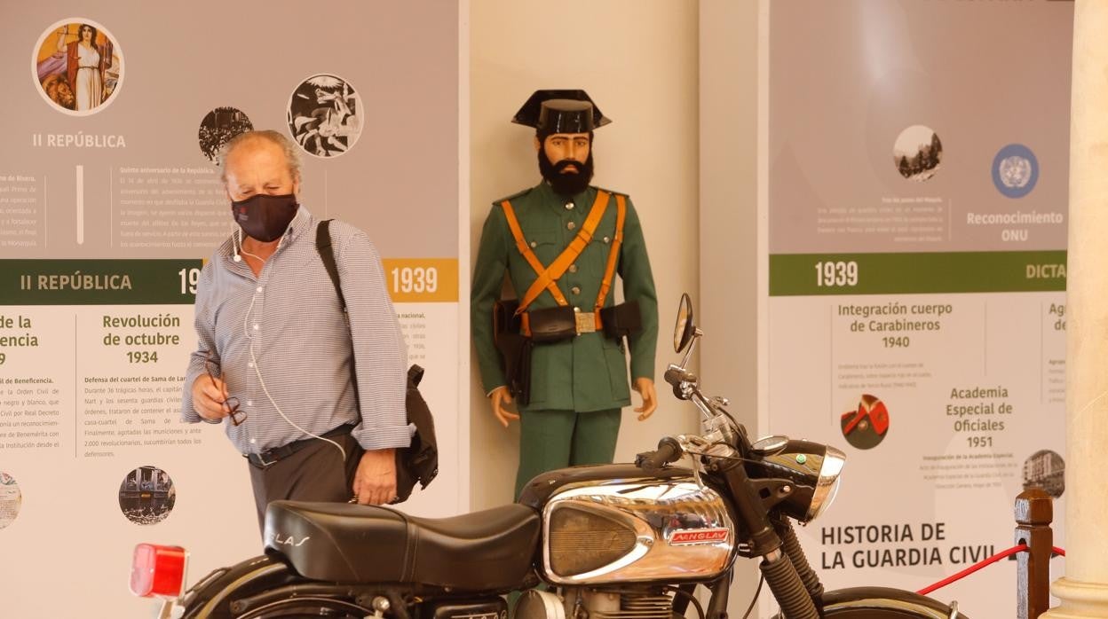 Piezas de la muestra de la Institución en el Palacio de la Merced