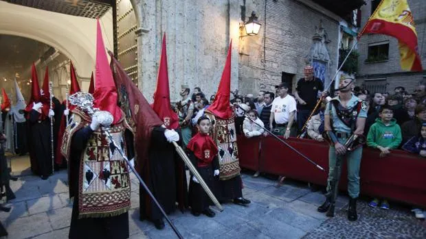 La huella de los Reyes Católicos en una cofradía: las dalmáticas o tabardos de la Caridad de Córdoba