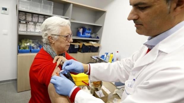 Campaña de la vacuna contra la gripe en Córdoba | A partir del 14 de octubre en residencias y sanitarios