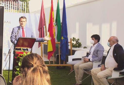 Al acto asistieron los alcaldes de Córdoba y La Rambla, además de algunas personalidades del ámbito público y empresarial de la provincia.