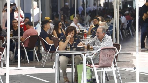 La temperatura cae bajo el listón de los 30 grados el sábado 9 de octubre en Córdoba