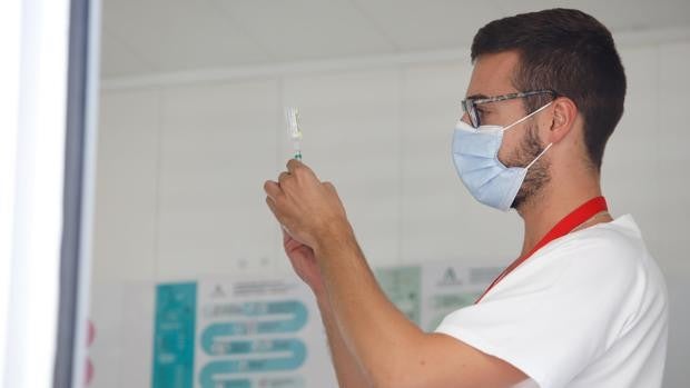 La vacunación Covid se frena en Córdoba mientras 140.000 personas están aún sin pauta completa