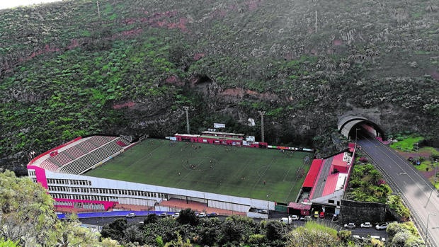 El Córdoba CF, pendiente del volcán de La Palma para jugar el domingo ante el Mensajero