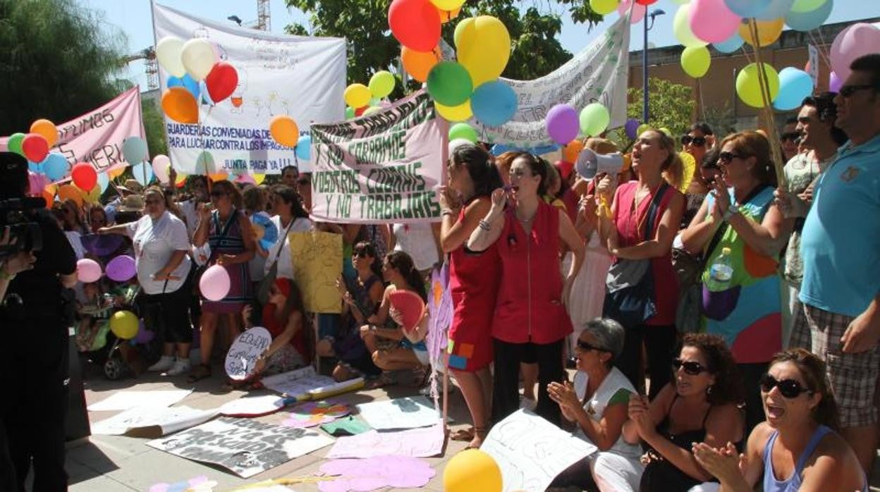 Protesta de propietarios de guarderías en Sevilla