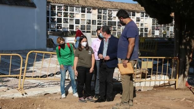 Hallados restos de nueve cuerpos de represaliados en el cementerio de la Salud de Córdoba