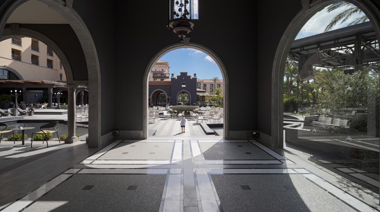 Hotel Lopesan en Las Palmas donde se han usado más de 7.000 metros cuadrados de mármol, granito y Dekton.
