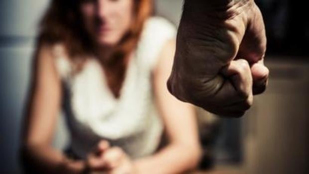 El 25% de las adolescentes de Andalucía son víctima de maltrato psicológico y control por su pareja