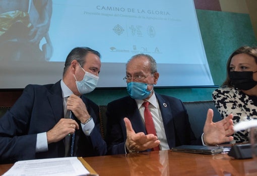 Pablo Atencia, junto al alcalde de Málaga y la delegada de la Junta de Andalucía, Patricia Navarro