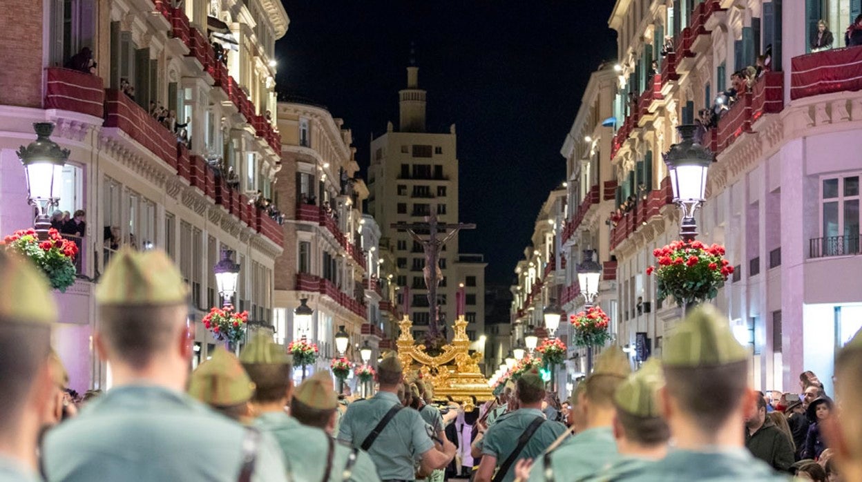 La Legión, tras el Cristo de la Buena Muerte en una noche de Jueves Santo