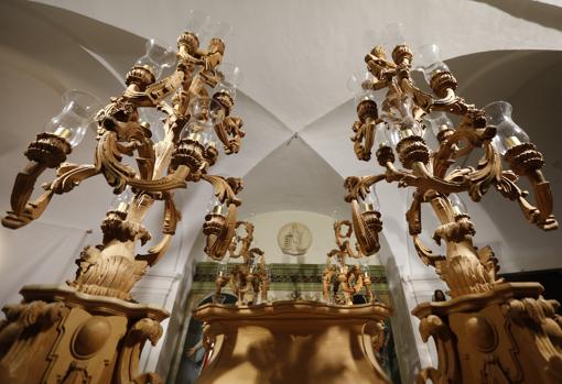 El paso de San Rafael, de altos candelabros