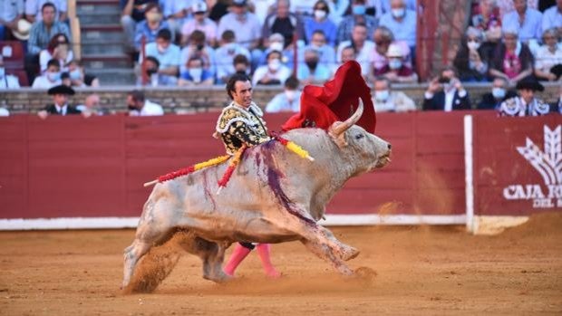 Finito y Lagartijo, a hombros en el cierre de la temporada en Los Califas