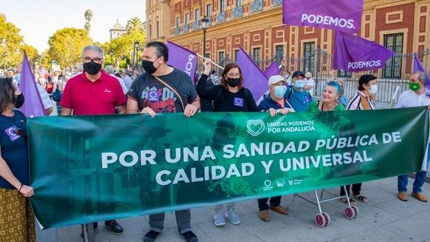 Los partidos de izquierda monopolizan las manifestaciones de las Mareas Blancas por la sanidad pública en Andalucía