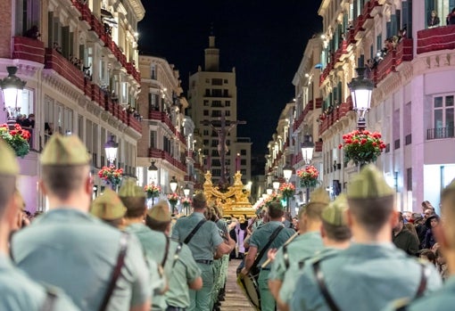 Banda de cornetas y tambores de la Legión, tras el Cristo de la Buena Muerte