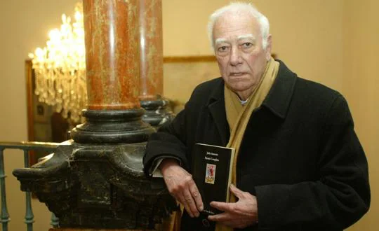 Julio Aumente, en diciembre de 2004, en la presentación de sus Obras Completas en Córdoba