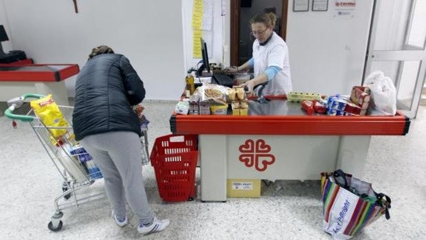 Cáritas denuncia que el ‘escudo social’ de las administraciones no llega a los más pobres