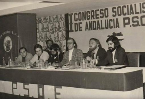 Imagen del Congreso Fundacional de la Federación Socialista de Andalucía hace 44 años en Torremolinos, presidido por Manuel Pezzi