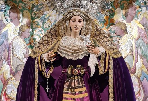 La Virgen de la Paz, vestida de morado