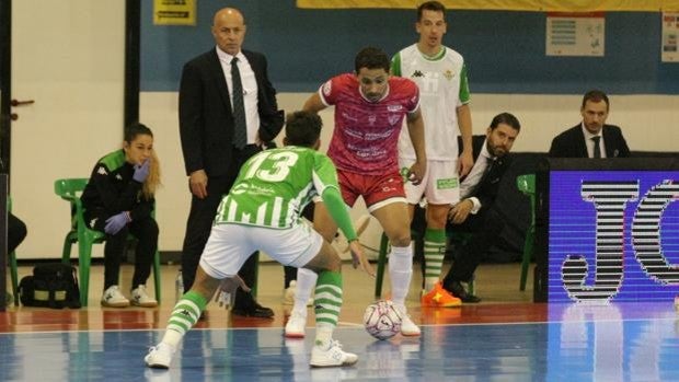 Cristian Ramos salva un punto para el Córdoba Patrimonio en la cancha del Betis (1-1)