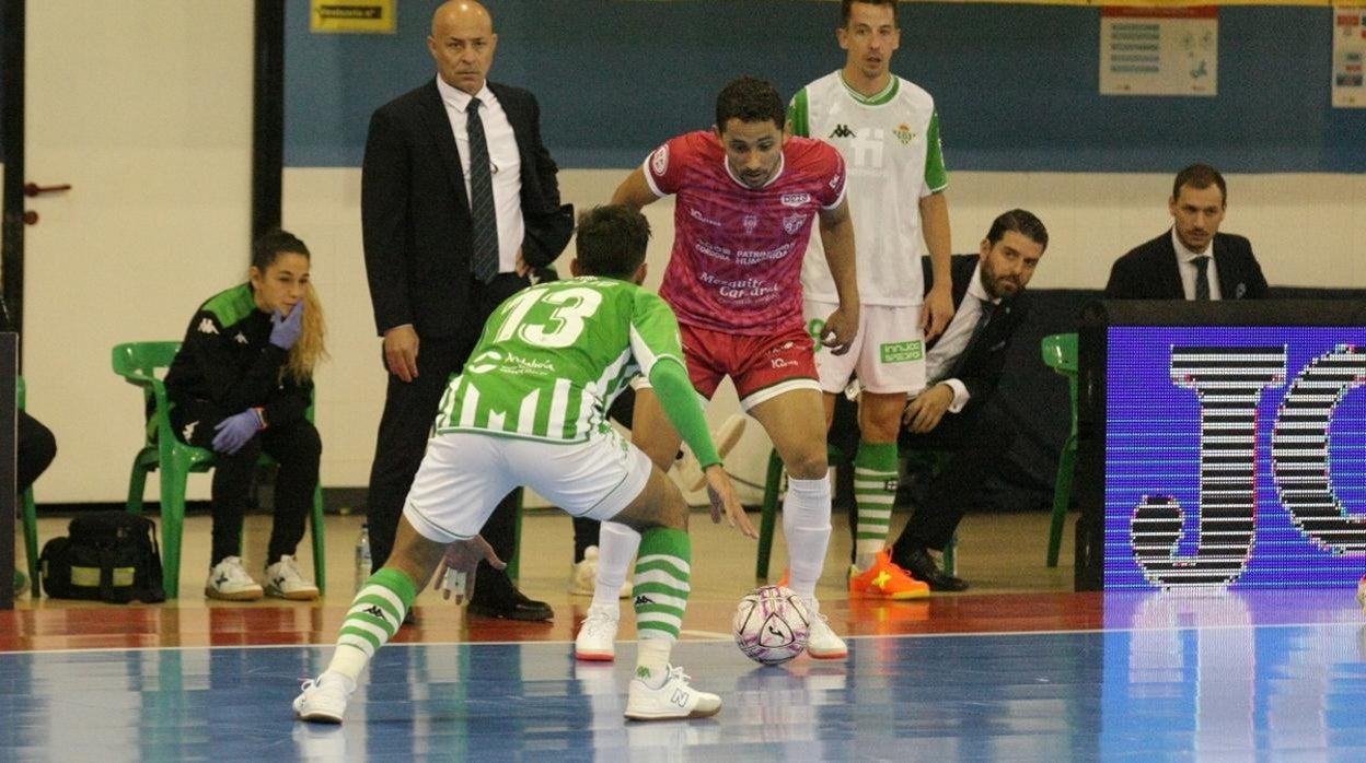 Caio César, en un lan ce del partido ante Joselito