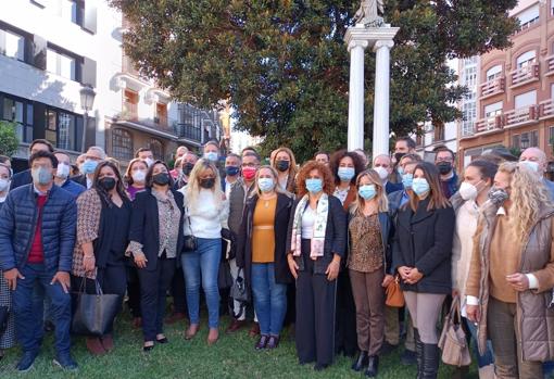 María Eugenia Limón, junto a dirigentes del partido, en el anuncio de su candidatura