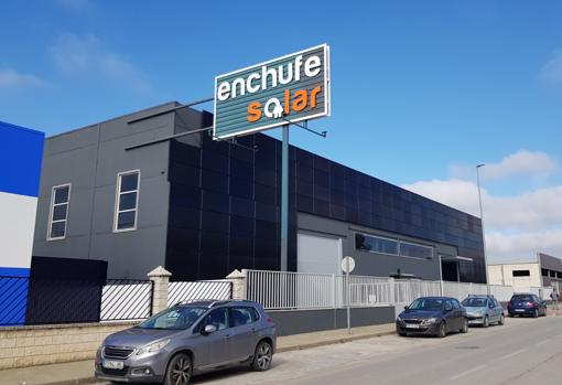 Centro logístico de EnchufeSolar en Lucena