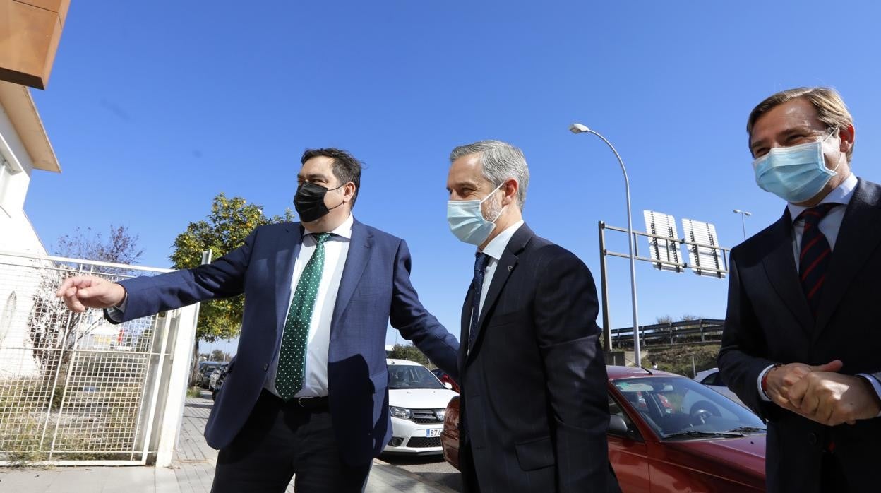 Rafael Amor, Juan Bravo y Antonio Repullo, esta mañana en la sede de ATA en Córdoba