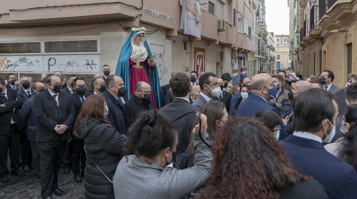 La Virgen de las Penas, ayer, durante el rosario