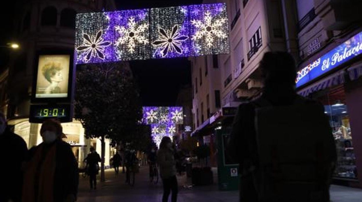 La calle Gondomar, en pleno Centro de Córdoba, iluminada con luces navideñas el año pasado