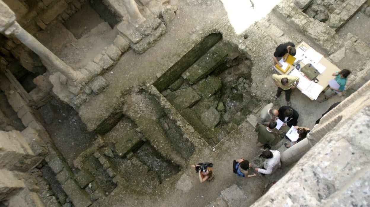 Imagen cenital de los trabajos de rehabilitación iniciados en 2006 por el Ayuntamiento de Córdoba en el interior de San Clara