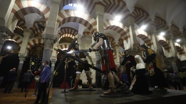 Aluvión de visitantes en la muestra 'Arte y cofradías en Córdoba', que encara sus últimos días