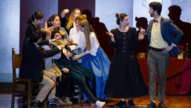 El Grupo de Teatro UCO lleva de Córdoba a tres escenarios 'Cuatro corazones con freno y marcha atrás'