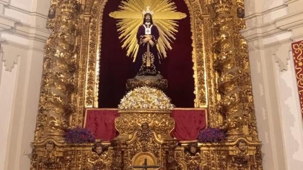 El Señor Rescatado de Córdoba regresa a su camarín tras los cultos y el traslado extraordinario