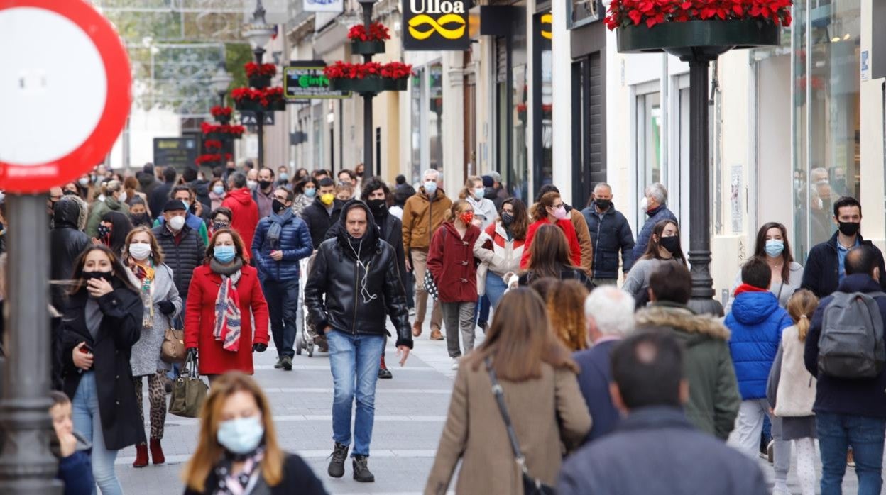 Ambiente en la céntrica calle Gondomar de Córdoba