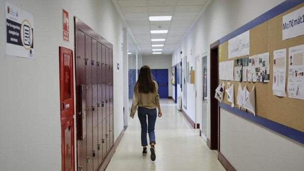 Absuelven a un profesor en Córdoba de acosar a una alumna por no quedar probado el relato de la menor