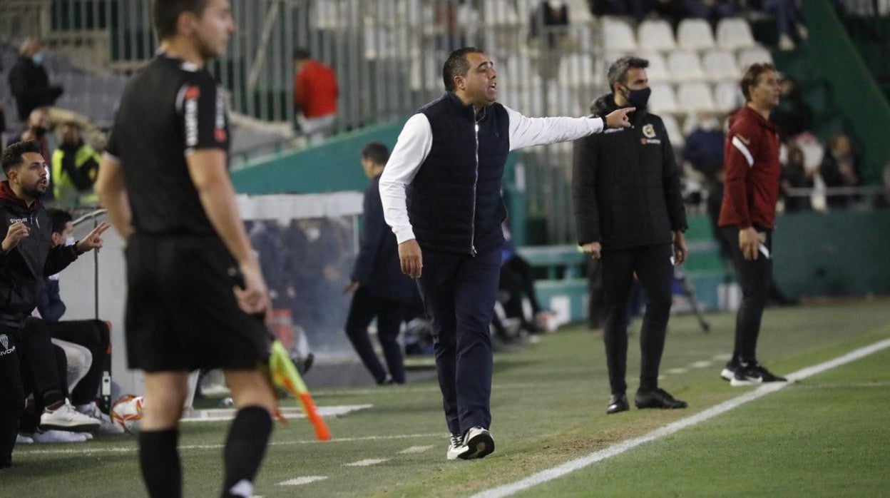 Germán Crespo en el partido ante el Sevilla