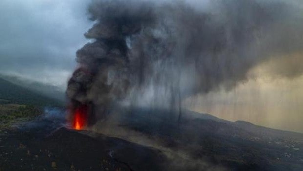 La Universidad de Granada convierte en ladrillos las cenizas del volcán de La Palma