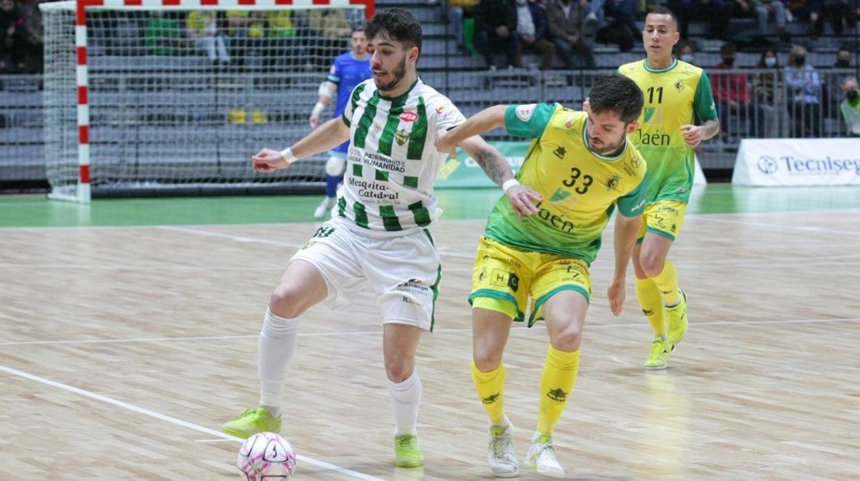 Lucas Perin en el choque ante Jaén