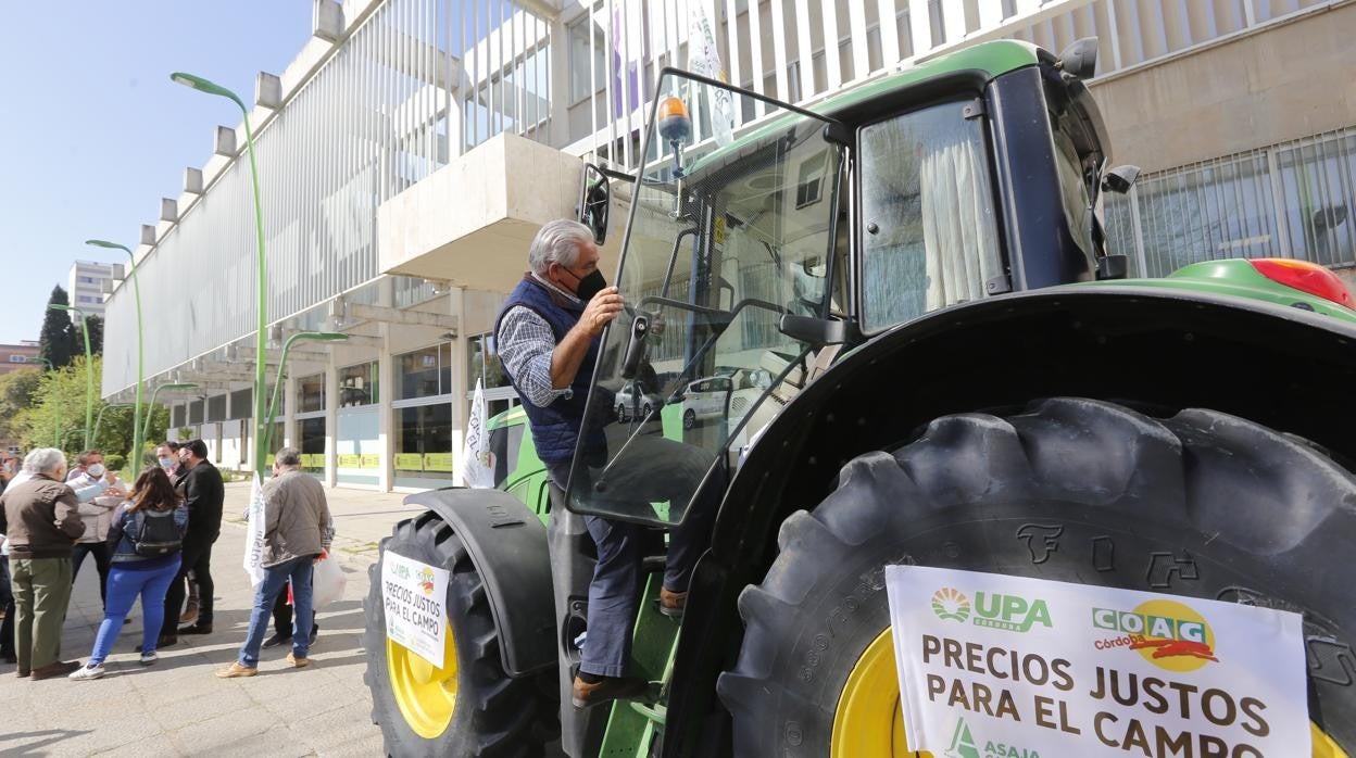 Protesta de trabajadores del campo en marzo de 2021