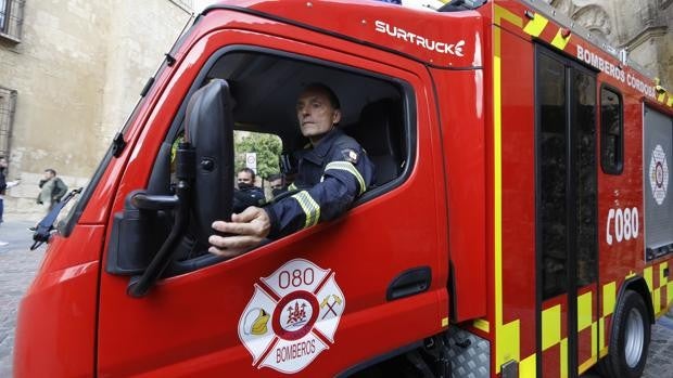 Desalojada una churrería en Córdoba por un incendio en la cocina