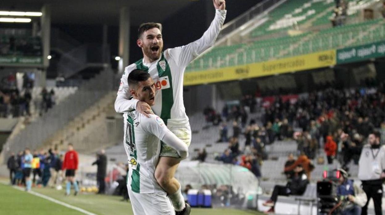 Sergi Guardiola y Javi Galán celebran un gol ante el Reus en 2017