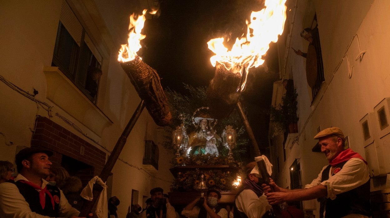 La Virgen iluminada por los 'Rondeles'