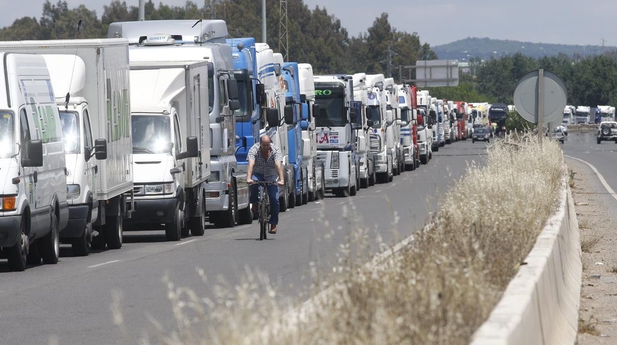 Imagen de archivo de una manifestación de transportistas en Córdoba